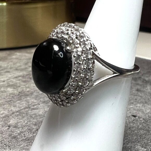 Black onyx stone encased wit CZ type mini stones on .925 sterling silver band, s - Picture 3 of 5